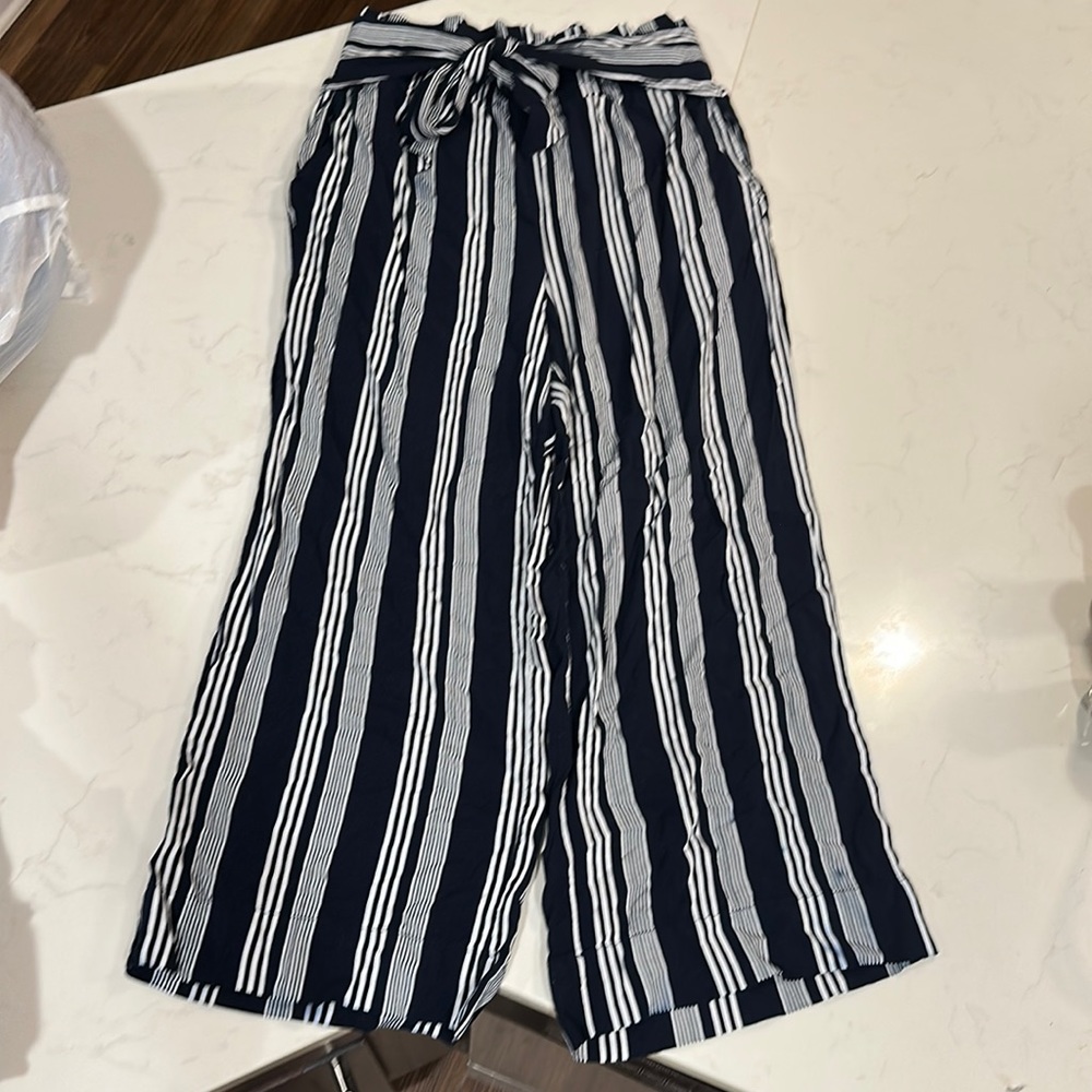 Soft light weight pants cropped